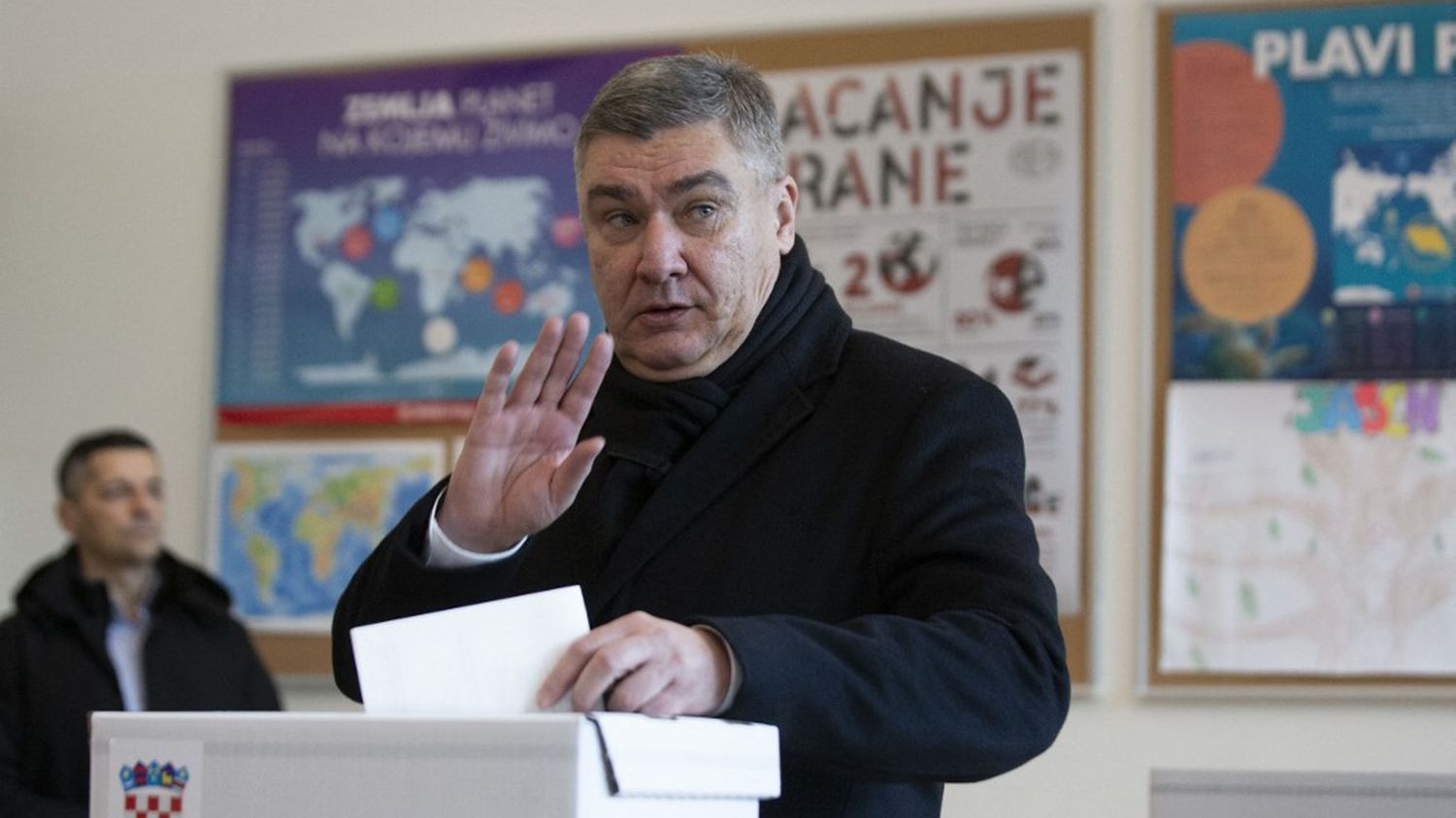 Présidentielle en Croatie : le chef de l'Etat sortant, Zoran Milanovic, largement en tête au premier tour, rate l'élection directe d'un cheveu