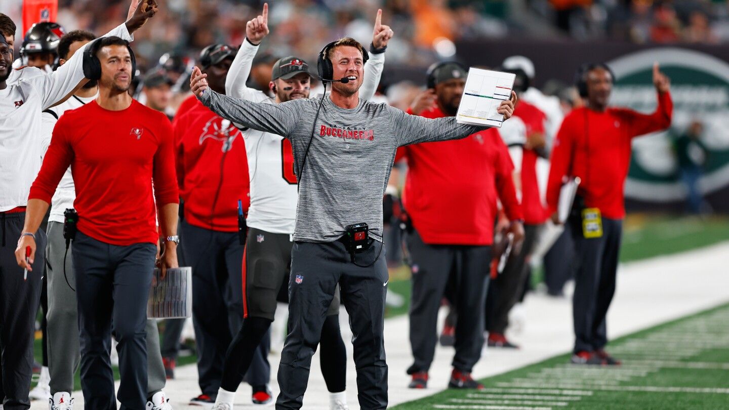 Report: Panthers are expected to hire Bucs assistant Brad Idzik as OC