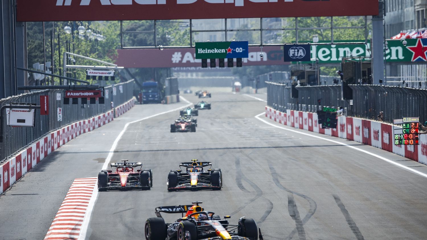 Sergio Pérez s'impose devant Max Verstappen... Suivez le GP d'Azerbaïdjan