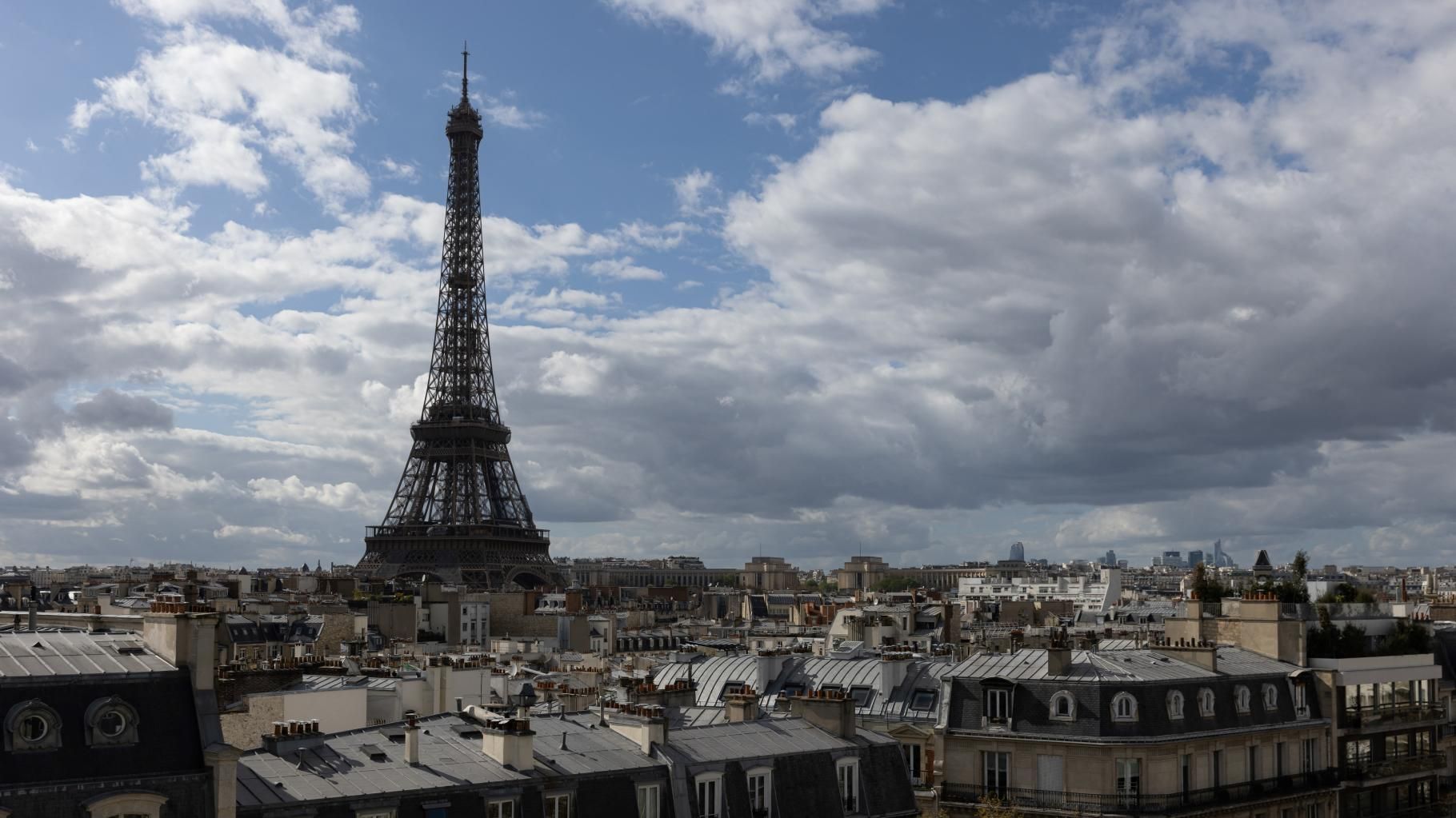 À Paris, un homme opéré au 2e étage de la Tour Eiffel après un arrêt cardiaque