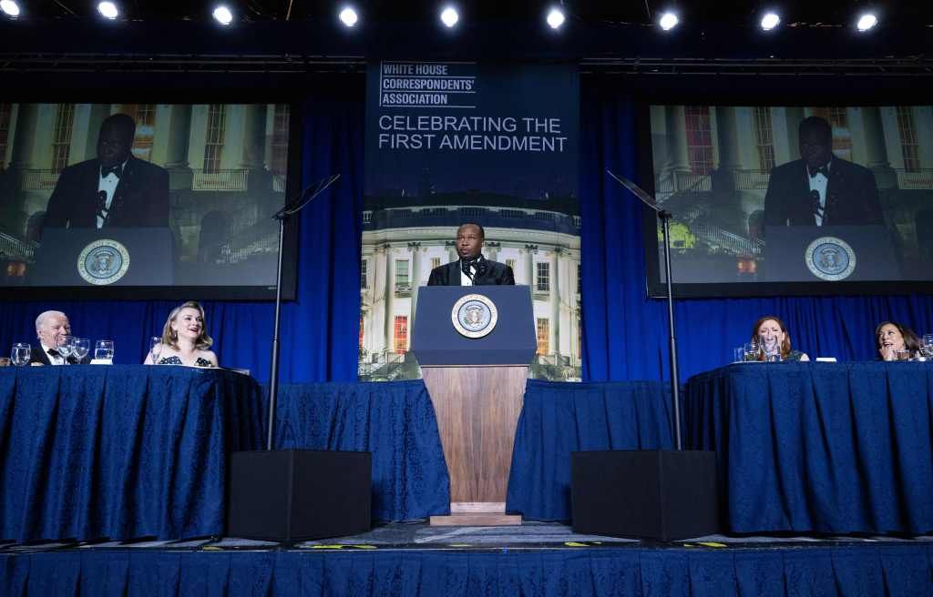 Roy Wood Jr Soars In WHCD Debut, Mocks “Asshole” Don Lemon, Tucker Carlson