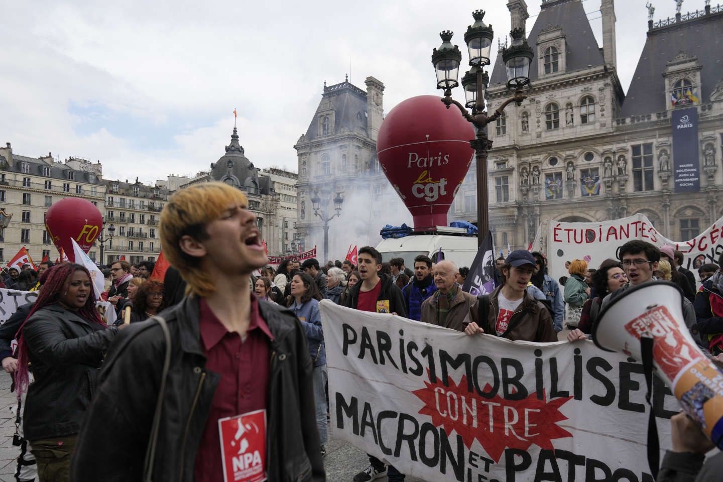 Retraites : l’intersyndicale espère une mobilisation massive le 1er-Mai, des perturbations prévues dans le transport aérien