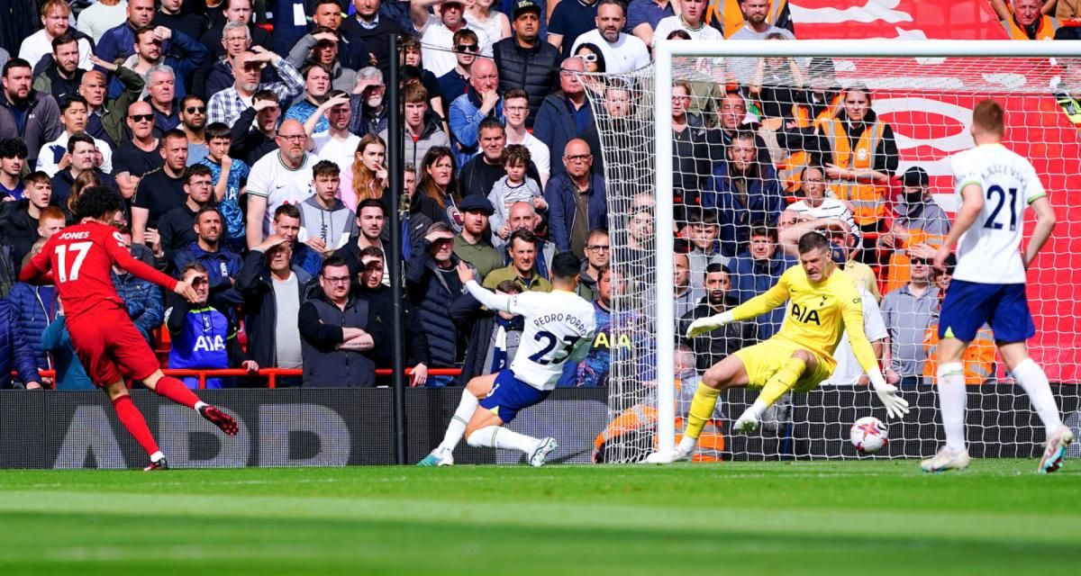 Liverpool - Tottenham : les Spurs humiliés en 15 minutes, leurs supporters quittent Anfield !