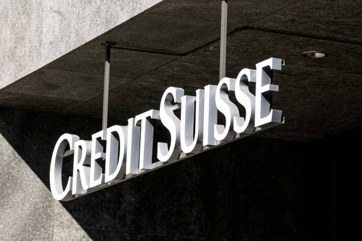 UBS envisage une scission de la partie suisse de Crédit suisse-NZZ