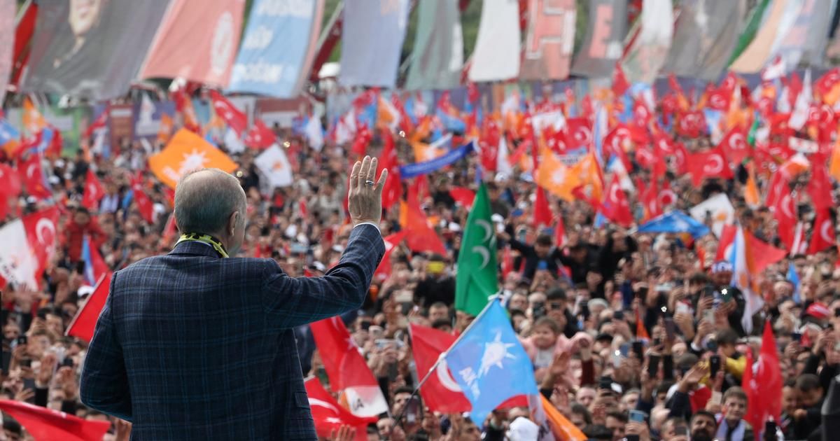 Turquie : Erdogan et Kiliçdaroglu drainent les foules à deux semaines des élections