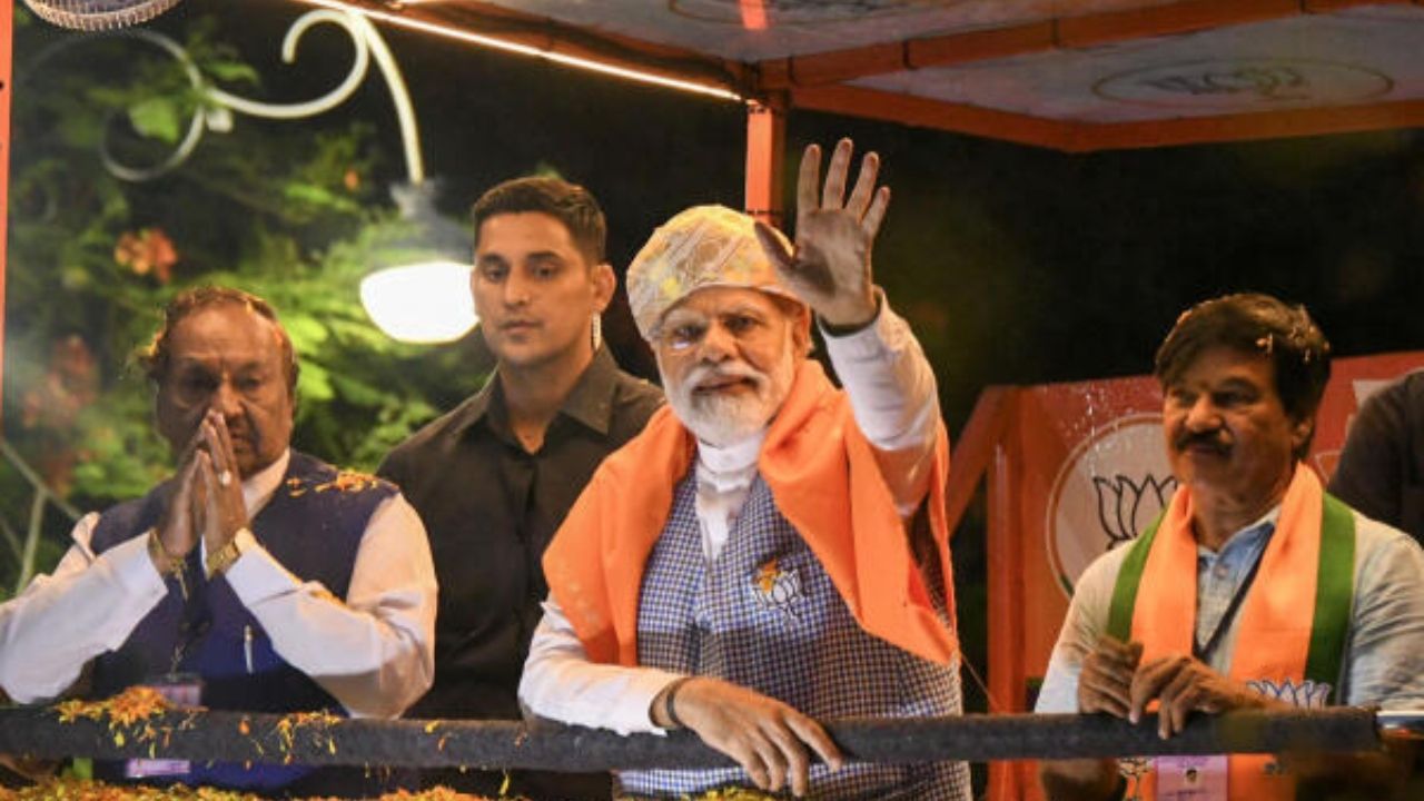 Mobile phone thrown towards PM Modi during Mysuru roadshow, police claims no ill intention