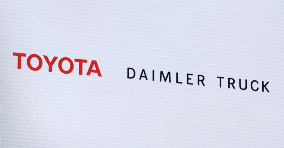 Toyota, Daimler strike deal to combine Japanese truck operations