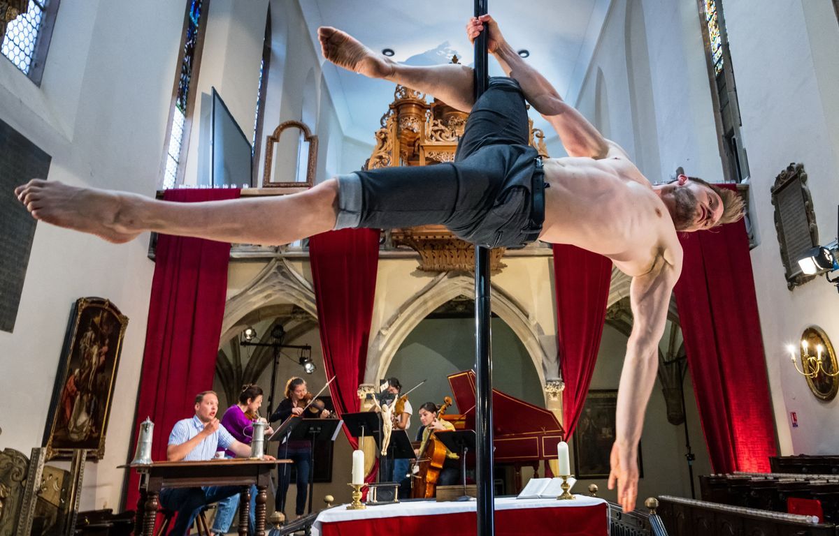 Strasbourg : Une paroisse protestante menacée après avoir accueilli un spectacle de pole dance