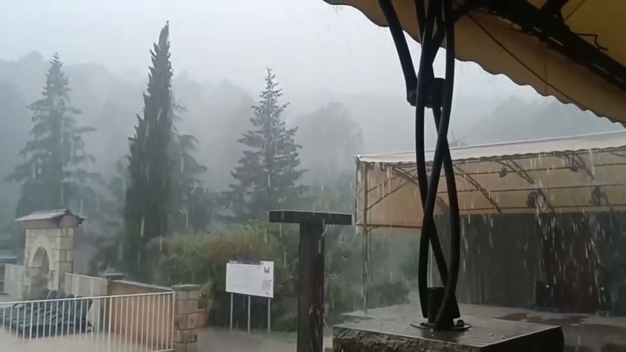 VIDÉO - Violents orages dans le sud de la France : comment expliquer une telle météo ?