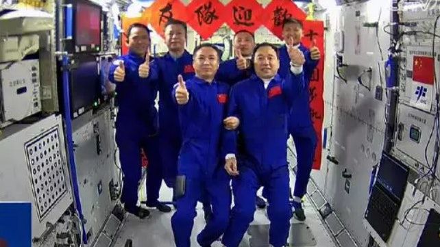 神舟十六號3名航天員順利進駐中國太空站 與神十五乘組會師