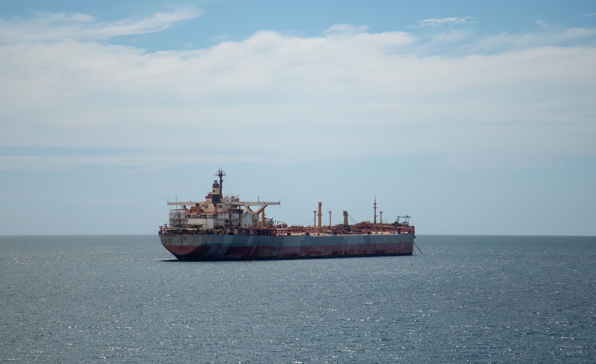 SMIT Team Arrives at Decaying FSO Safer in Red Sea