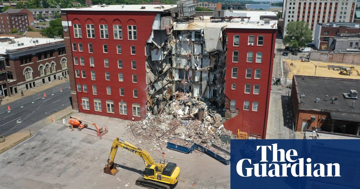 Five people still unaccounted for after Iowa apartment building collapse