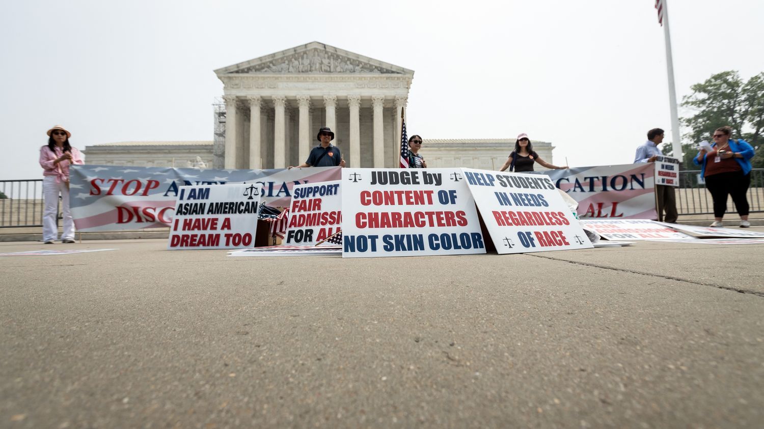 Etats-Unis : cinq questions sur la fin de la discrimination positive à l'entrée des universités, décidée par la Cour suprême