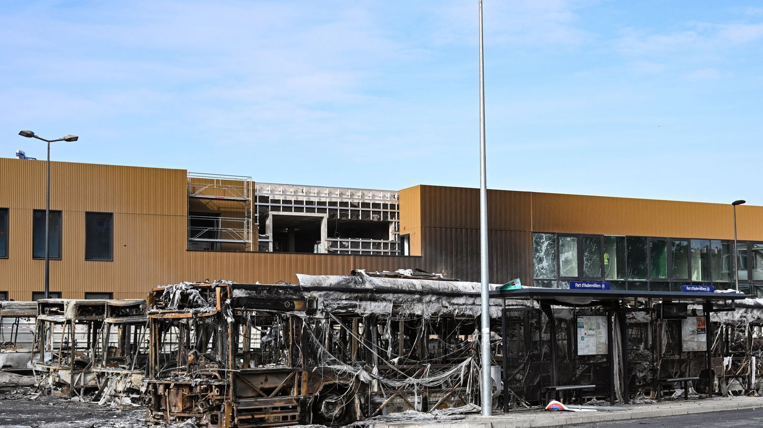 Emeutes en Ile-de-France après la mort de Nahel : la circulation des bus et des tramways restera perturbée vendredi, annonce la RATP