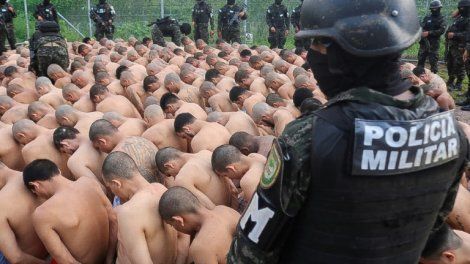 Honduras: des centaines de policiers interviennent dans deux prisons