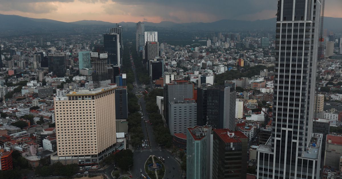 Storm Beatriz approaches Mexican Pacific resorts, hurricane expected