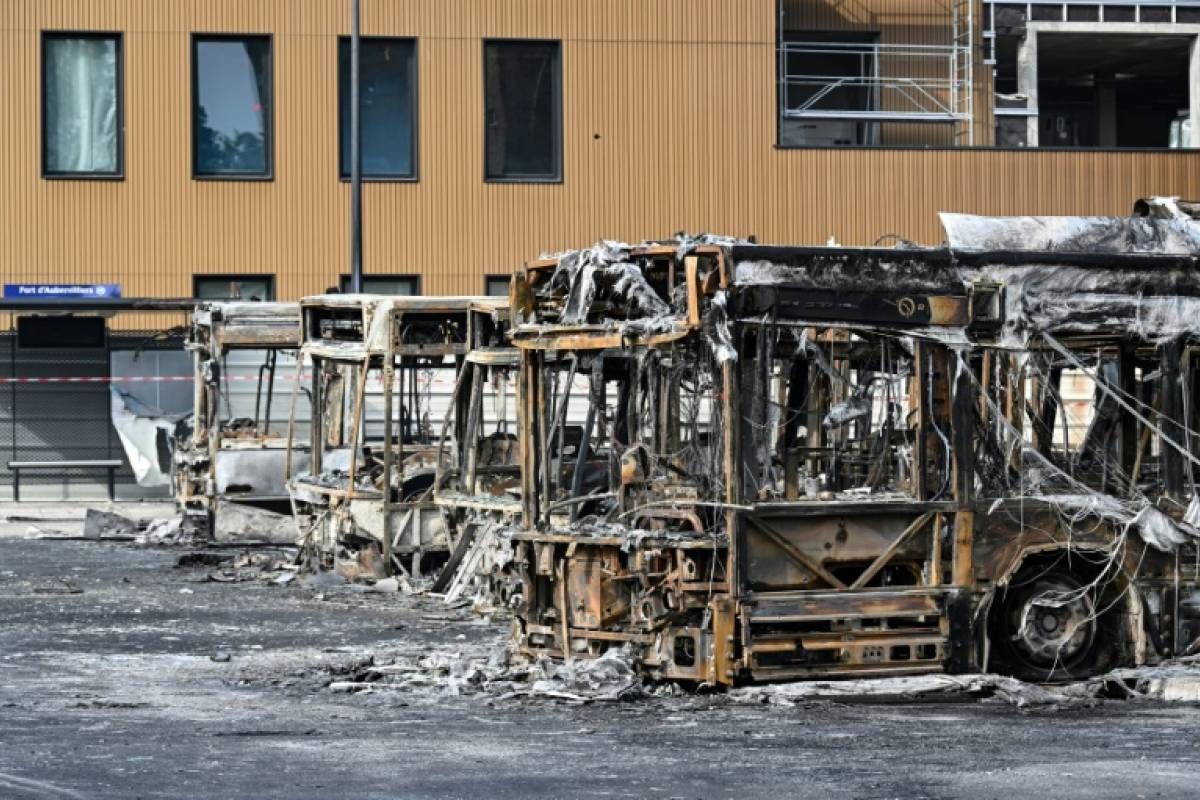 Emeutes: bus et tramways à l'arrêt le soir partout en France