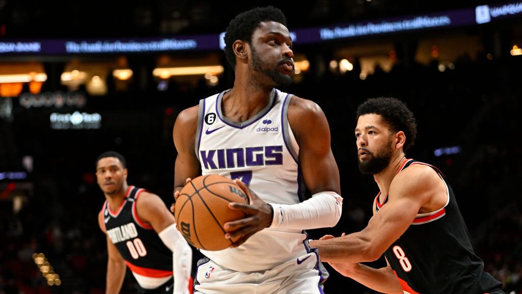 Suns add former Kings big man Chimezie Metu, report says