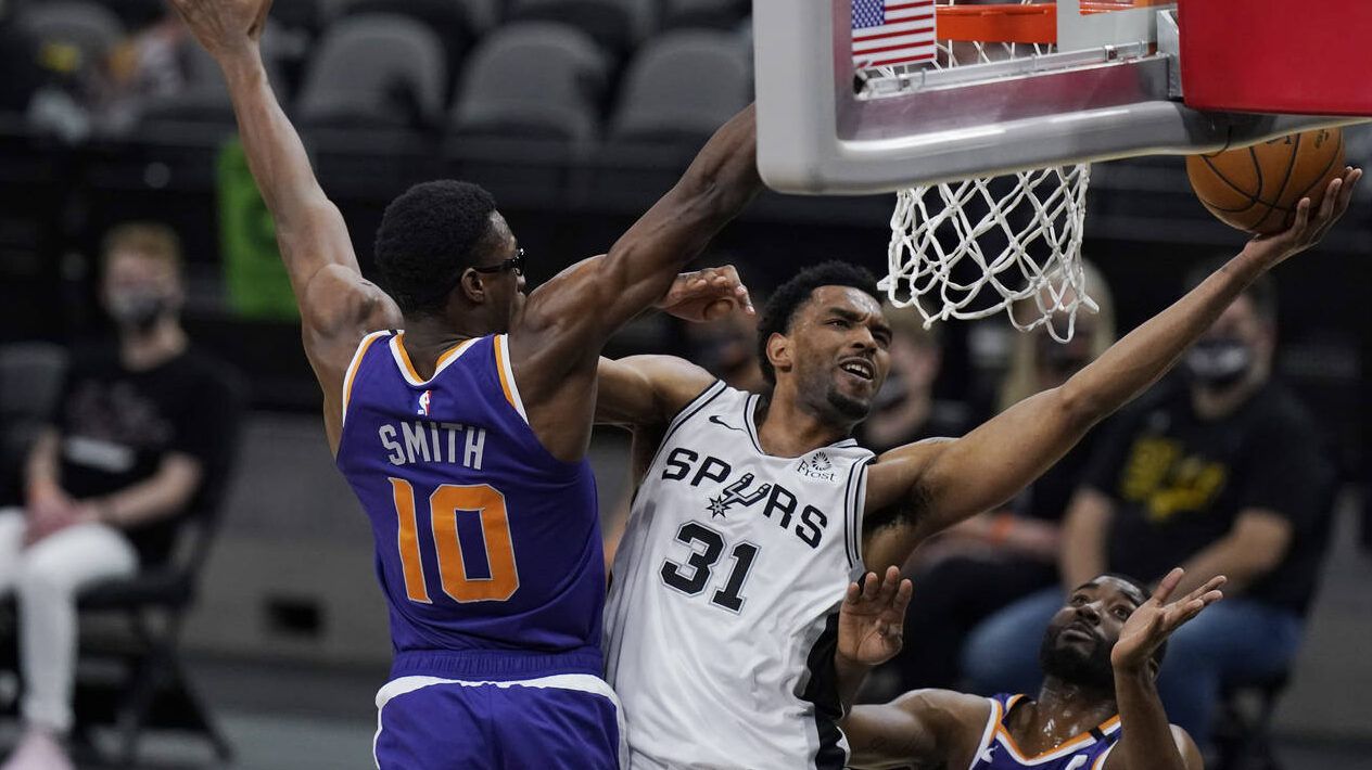 Free agent Keita Bates-Diop, Suns agree on 2-year contract