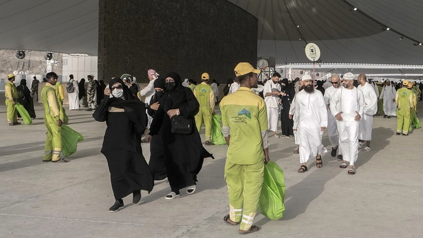 This year's Hajj was held in sweltering heat, and for those serving pilgrims there was little relief