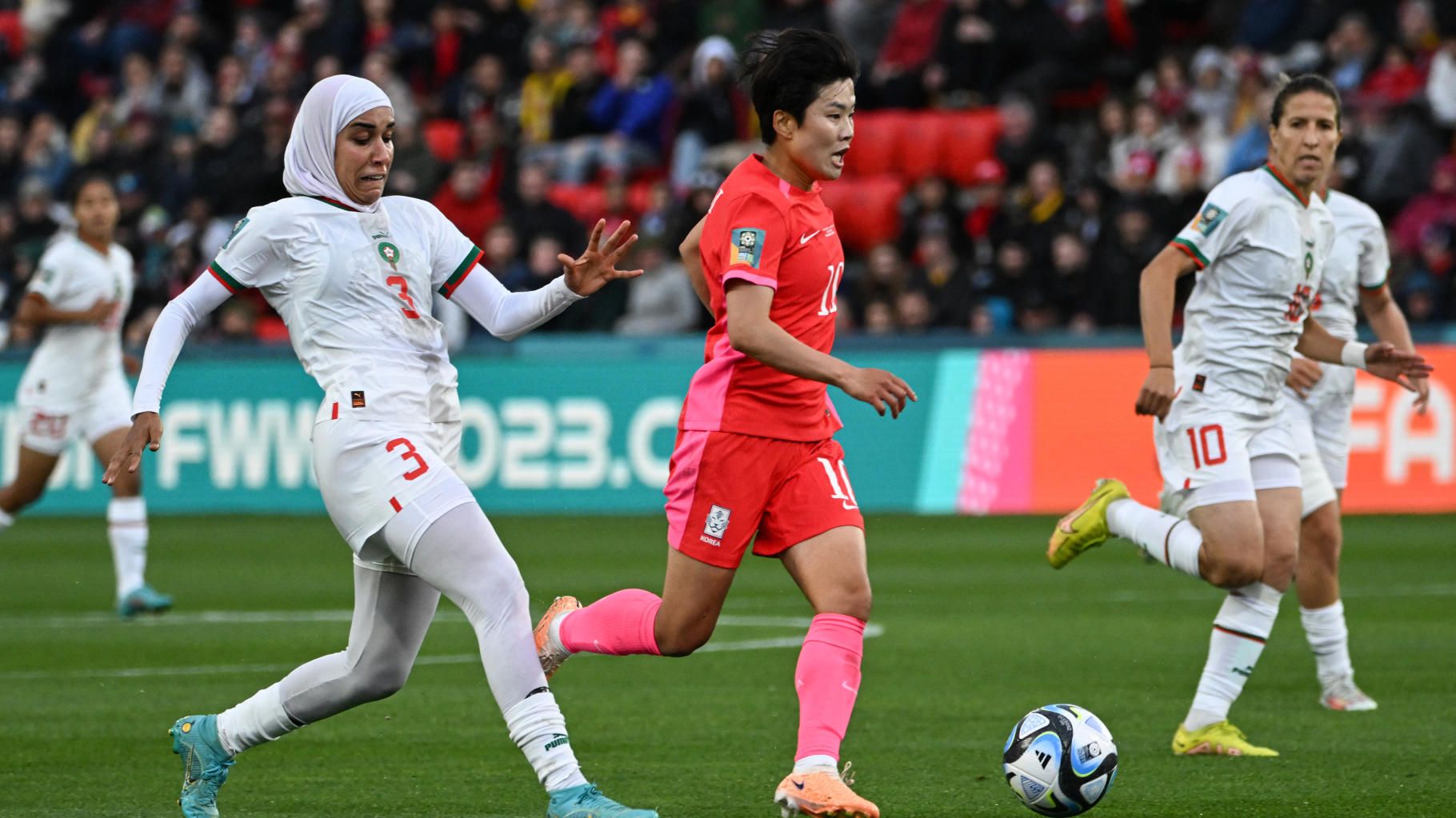 Maroc-Corée du Sud : Nouhaila Benzina, première joueuse voilée à disputer un match de Coupe du monde