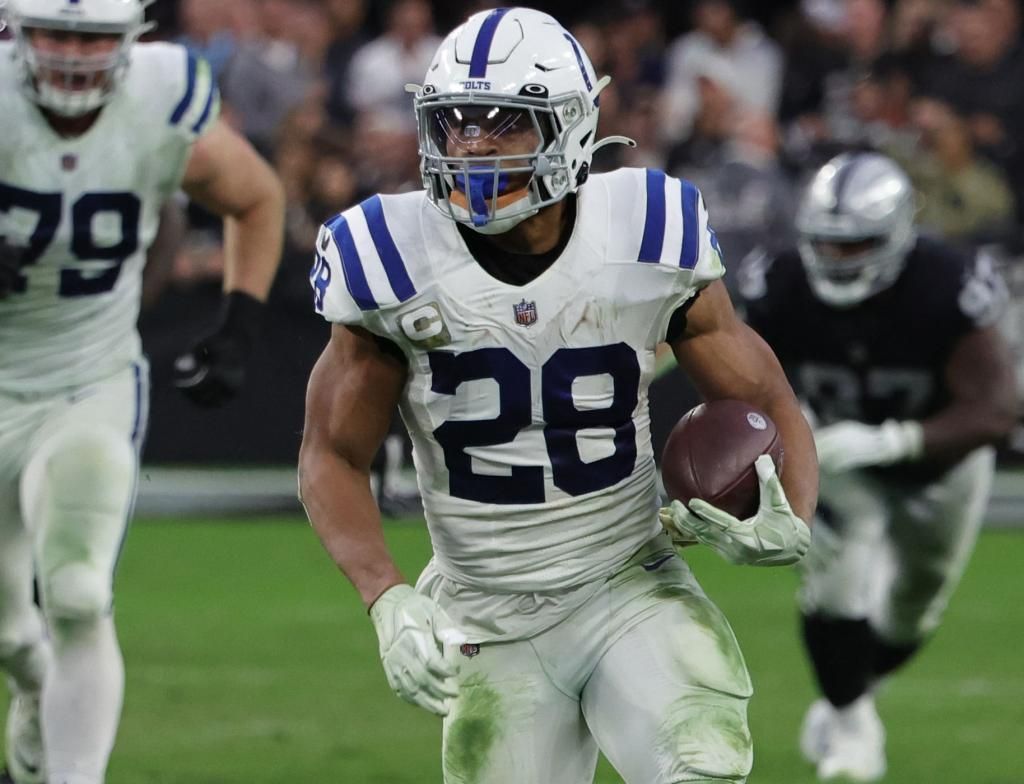 Jonathan Taylor seeks trade from Colts after contract drama