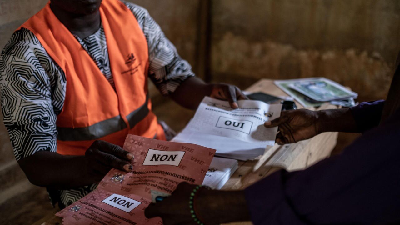 La Centrafrique vote sur un projet de nouvelle Constitution pour allonger le mandat présidentiel