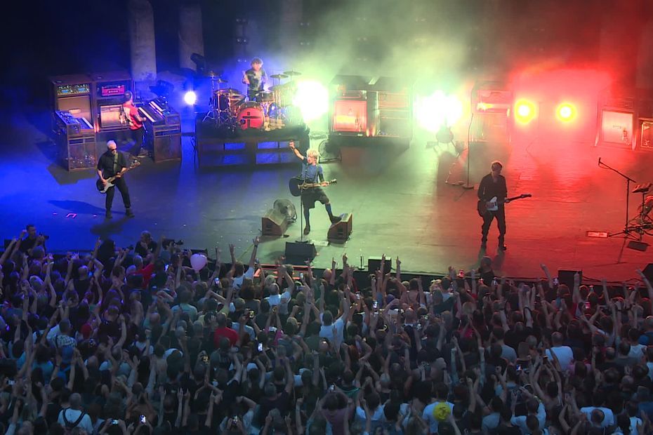 Vidéo. Indochine aux Nuits de Fourvière : une divine surprise