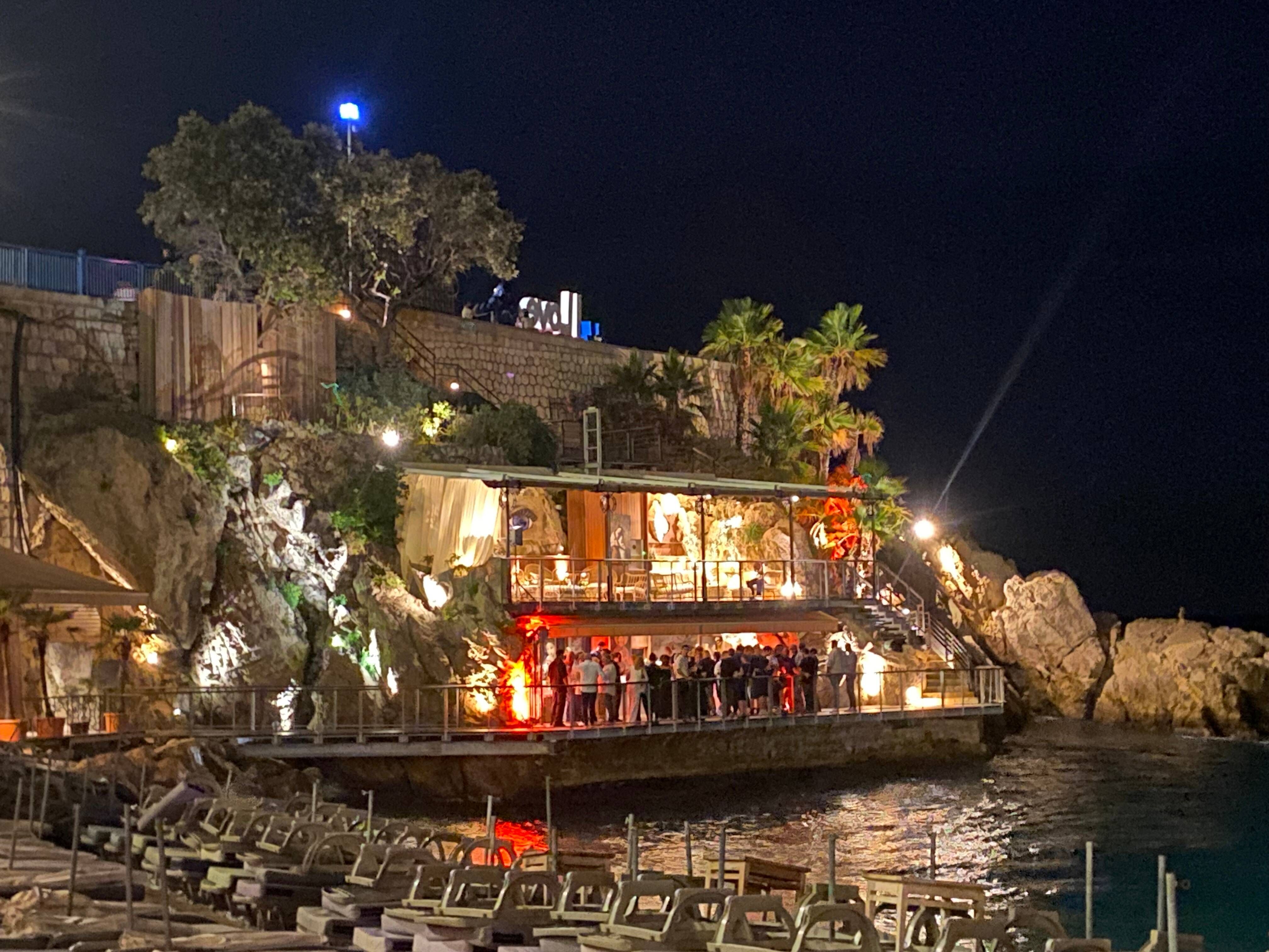 On sait où Mylène Farmer s’est offert un after après son concert à l’Allianz Riviera à Nice