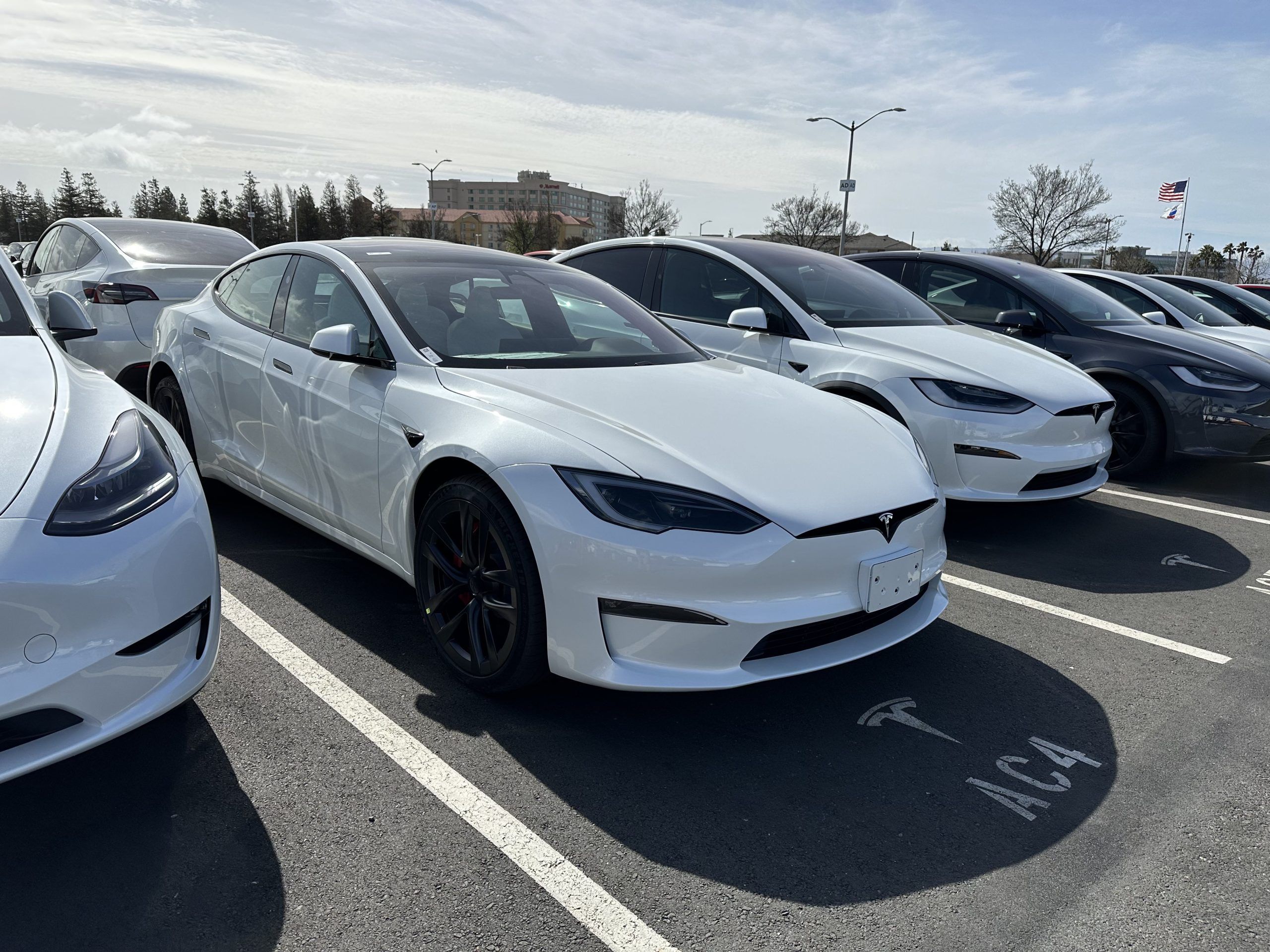 Tesla’s Mohegan Sun deal in Connecticut aggravates auto dealerships