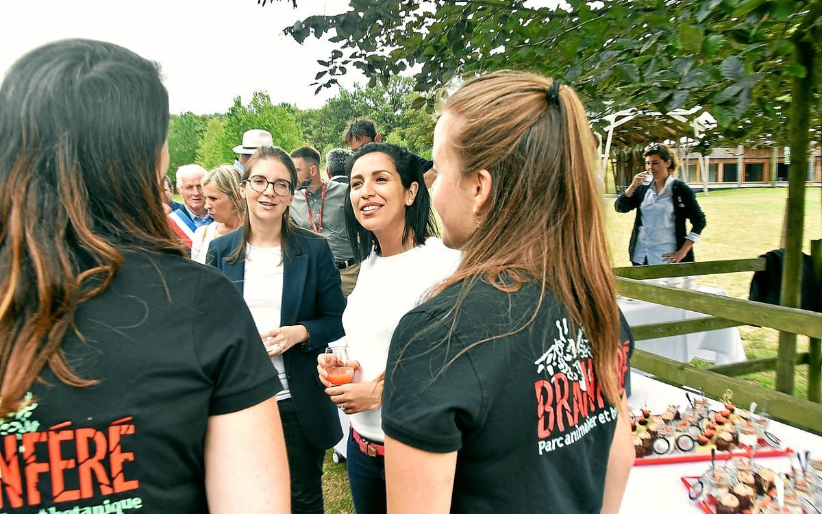 Aurore Bergé et Sarah El Haïry à Branféré : le passe colo devra " rendre la colo accessible "