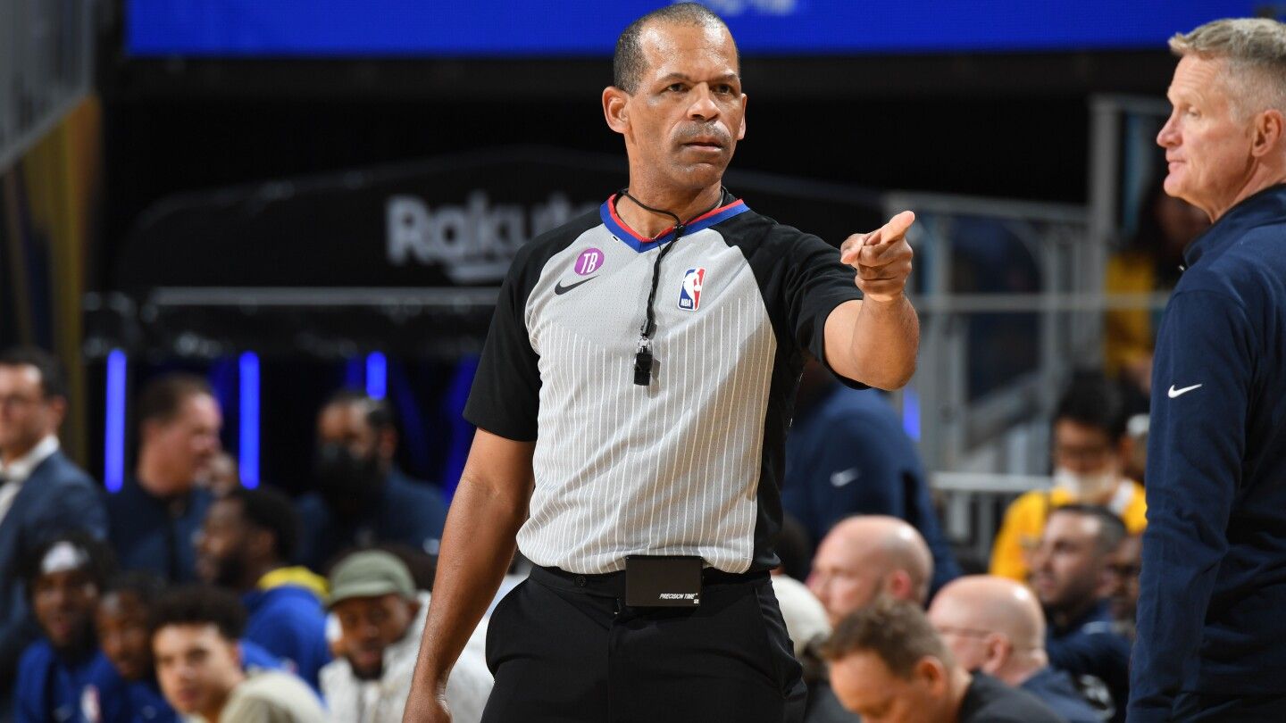 Referee Eric Lewis retires in wake of social media controversy