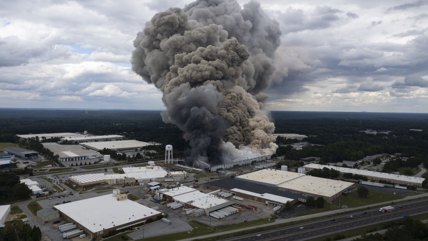 Over 90,000 Georgia residents taking shelter after chemical fire as haze, smell spreads to Atlanta