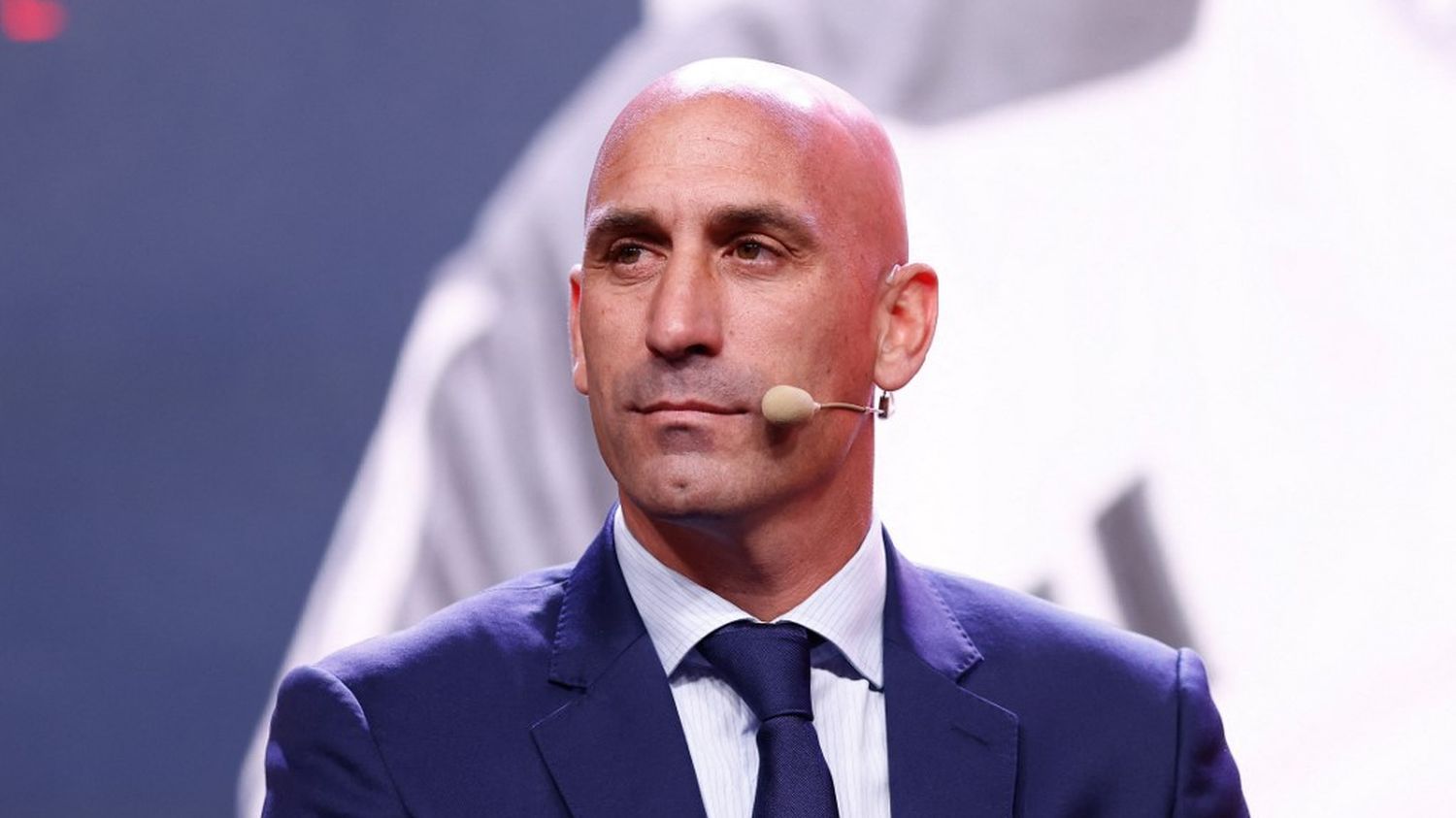 Affaire Luis Rubiales : l'ancien président de la Fédération espagnole de football suspendu trois ans de toute activité par la Fifa