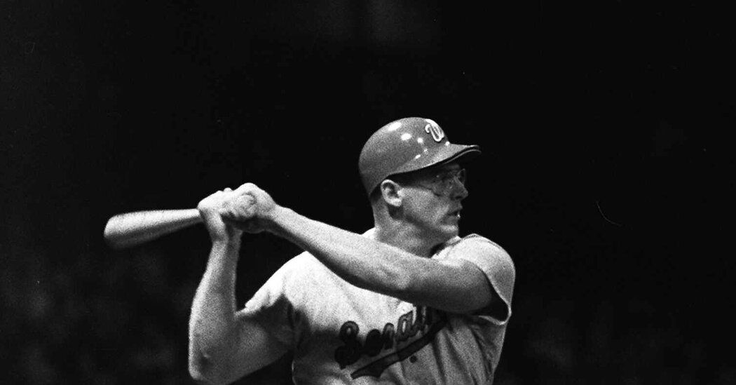 Frank Howard, Towering Slugger Whose Homers Were, Too, Dies at 87