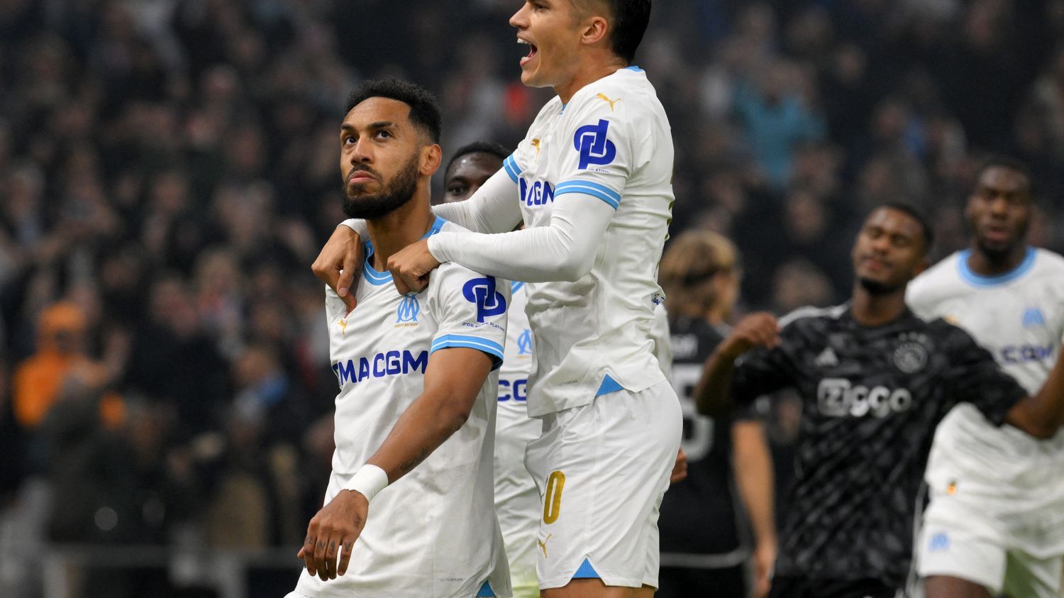 Ligue Europa : l'OM sort vainqueur d'un match spectaculaire contre l'Ajax Amsterdam et s'assure la place de barragiste