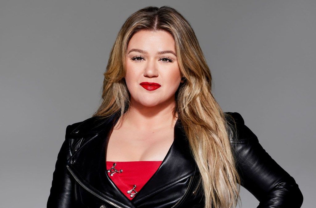 Kelly Clarkson’s Ex-Husband Ordered To Repay Her $2.6 Million