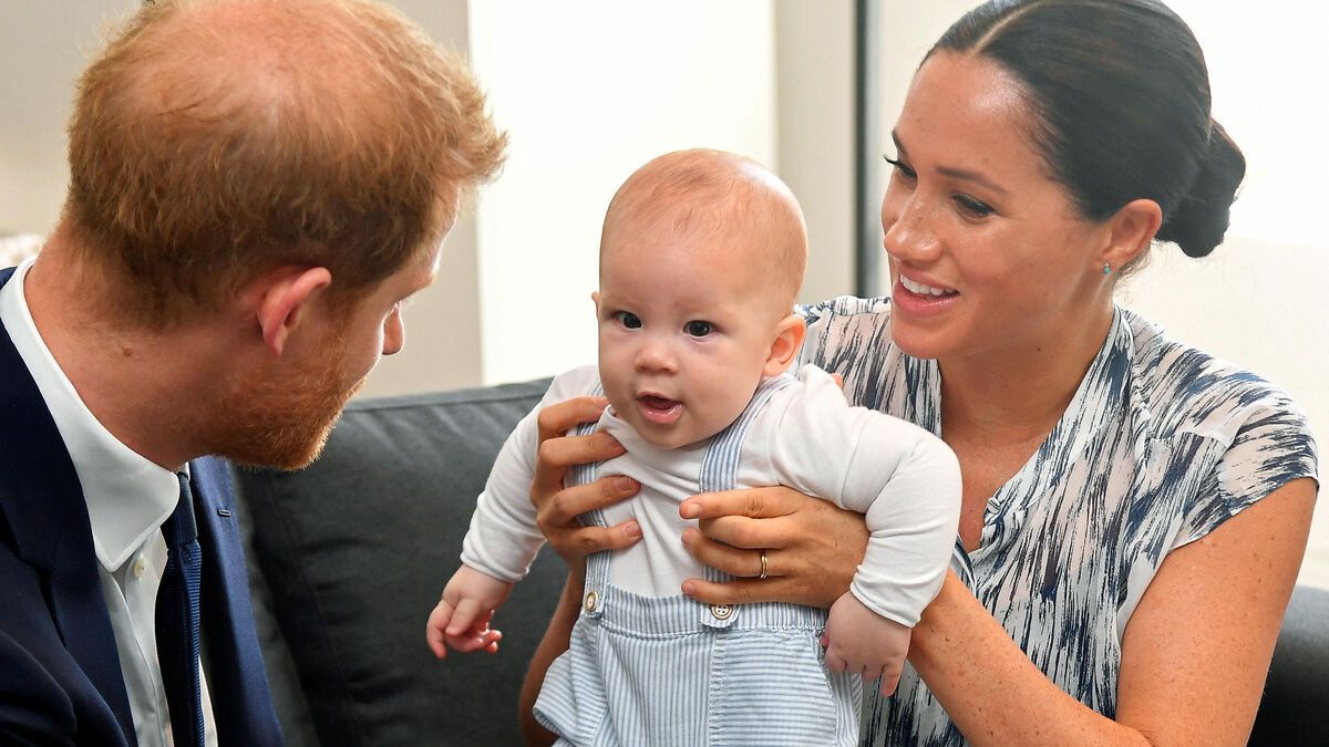 Charles III et Kate accusés d’avoir évoqué la couleur du bébé d’Harry et Meghan : Buckingham " envisage toutes les options "