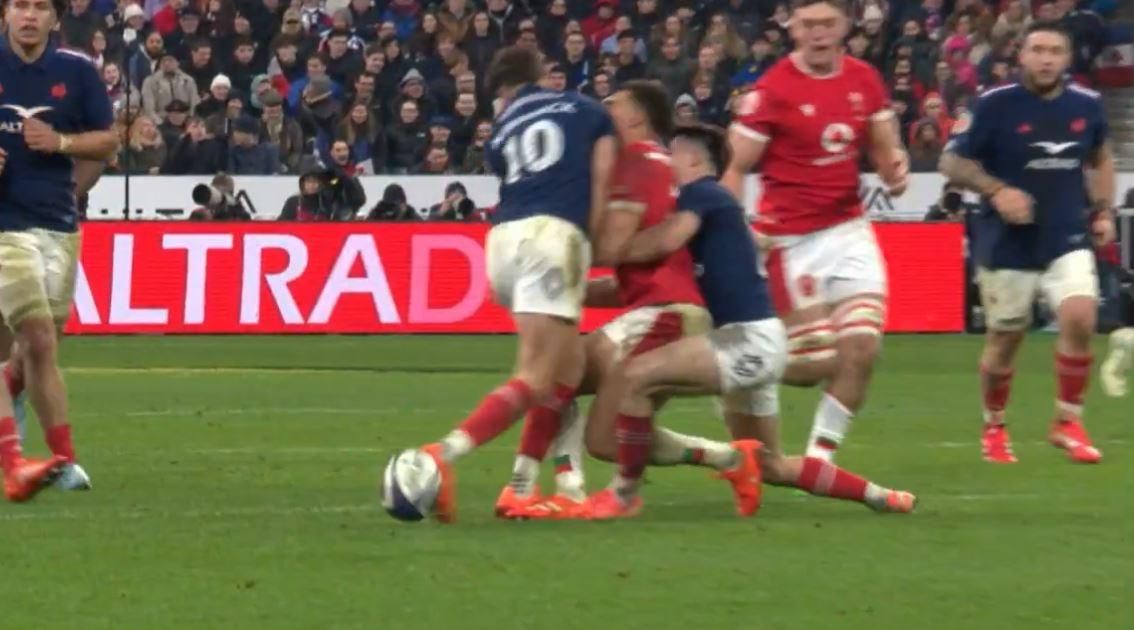 Six nations : en vidéo le carton rouge stupide de Romain Ntamack face aux Gallois