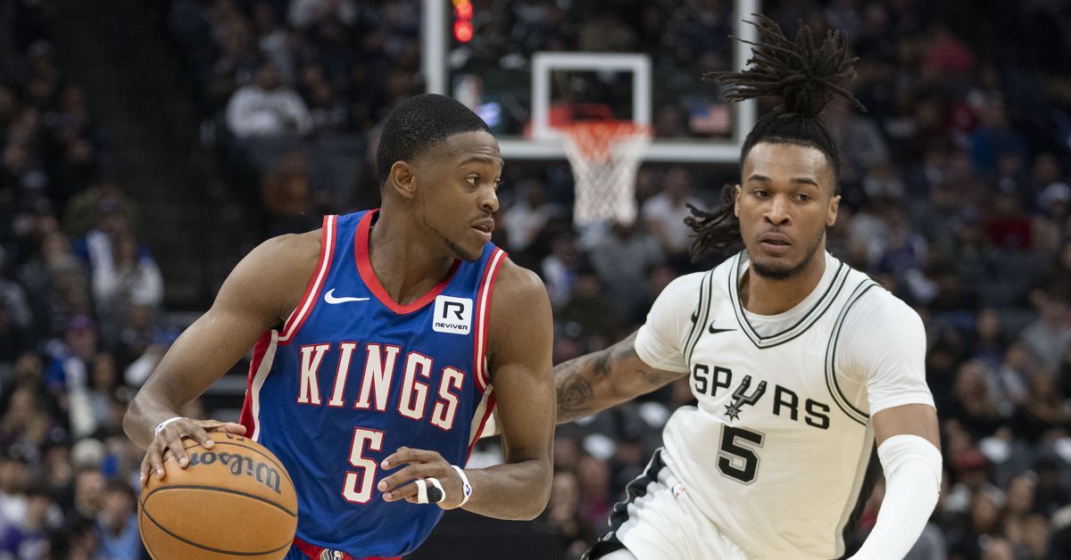 Rumor: The Spurs are working on a four-team trade that would bring De’Aaron Fox to San Antonio