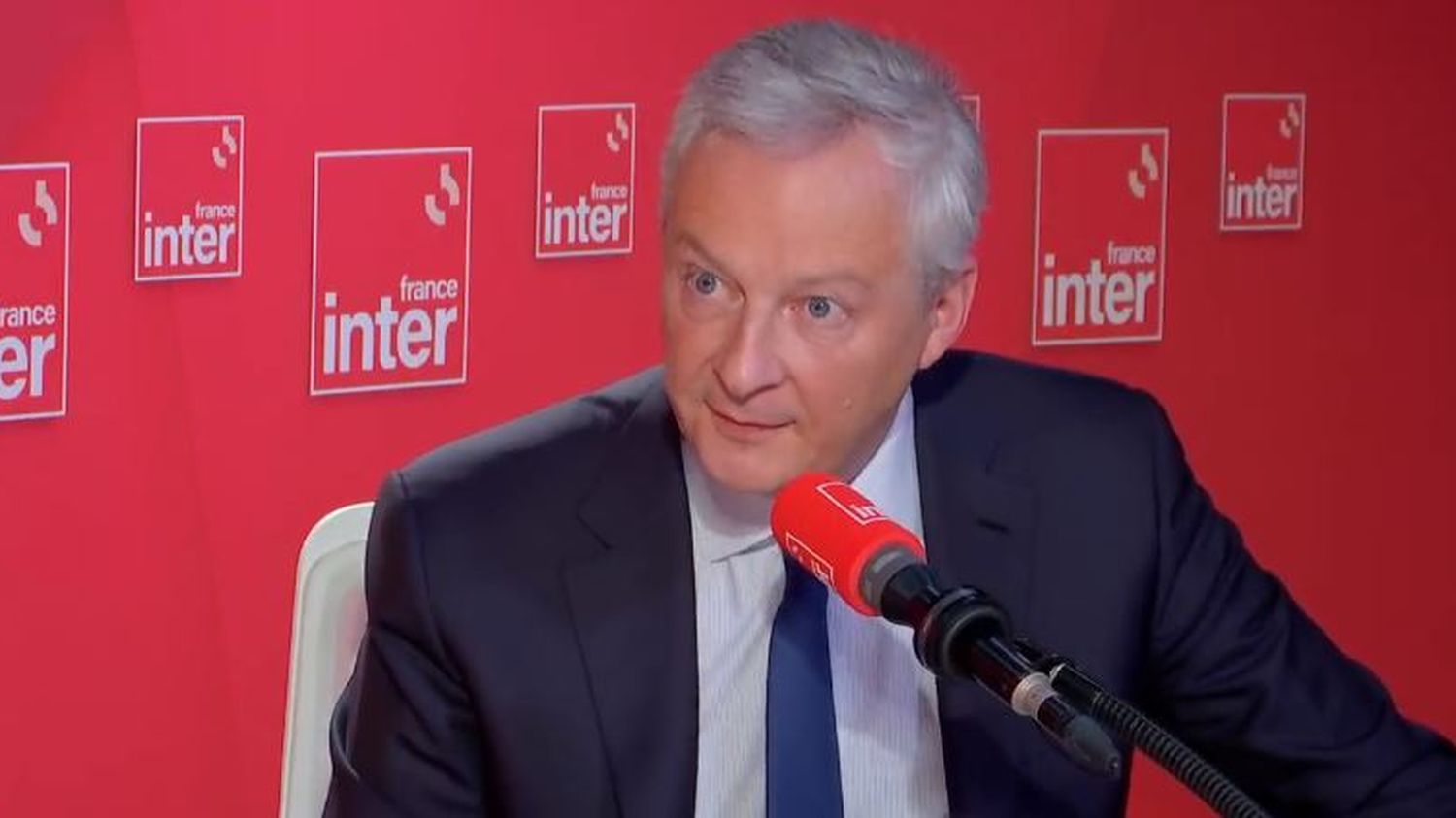 Inflation alimentaire : "Soit les industriels tiennent leurs engagements, soit j'utiliserai l'instrument fiscal", prévient Bruno Le Maire