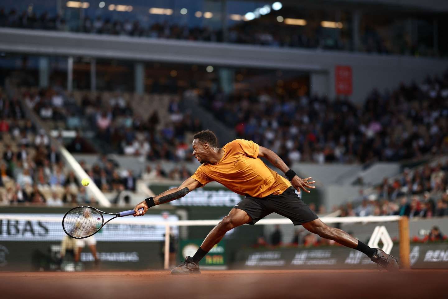 Roland-Garros 2023 : Gaël Monfils se qualifie pour le deuxième tour après une folle nuit parisienne