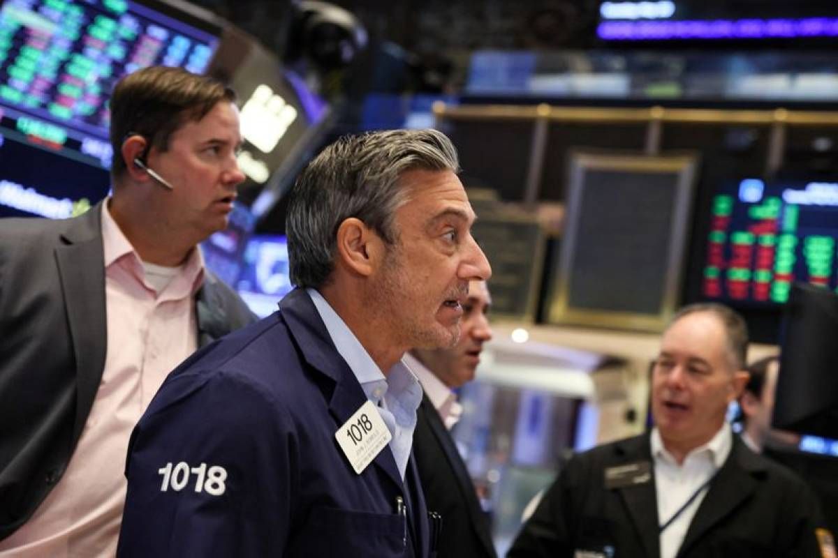 Wall Street termine dans le rouge, les craintes sur les taux pèsent