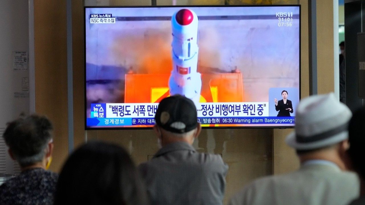 North Korea admits spy satellite launch failure