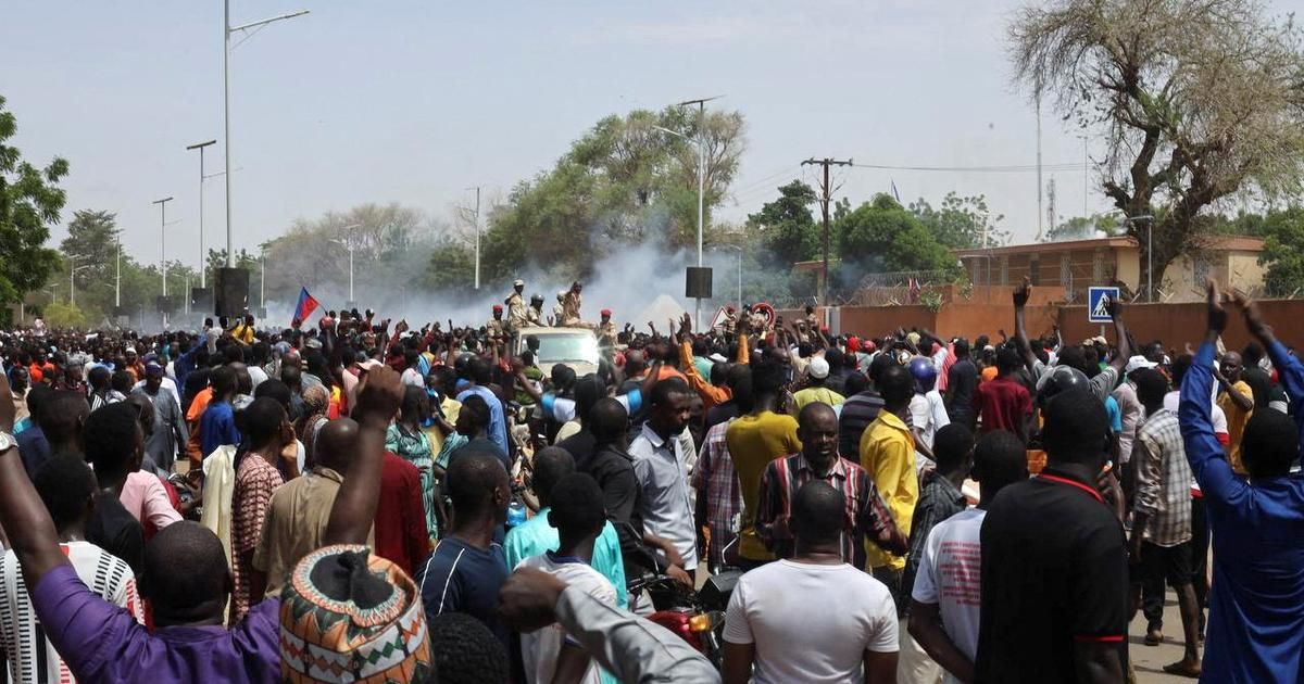 "Maintenant, il est temps de s'affranchir" : au Niger, des milliers de manifestants clament leur hostilité envers la France