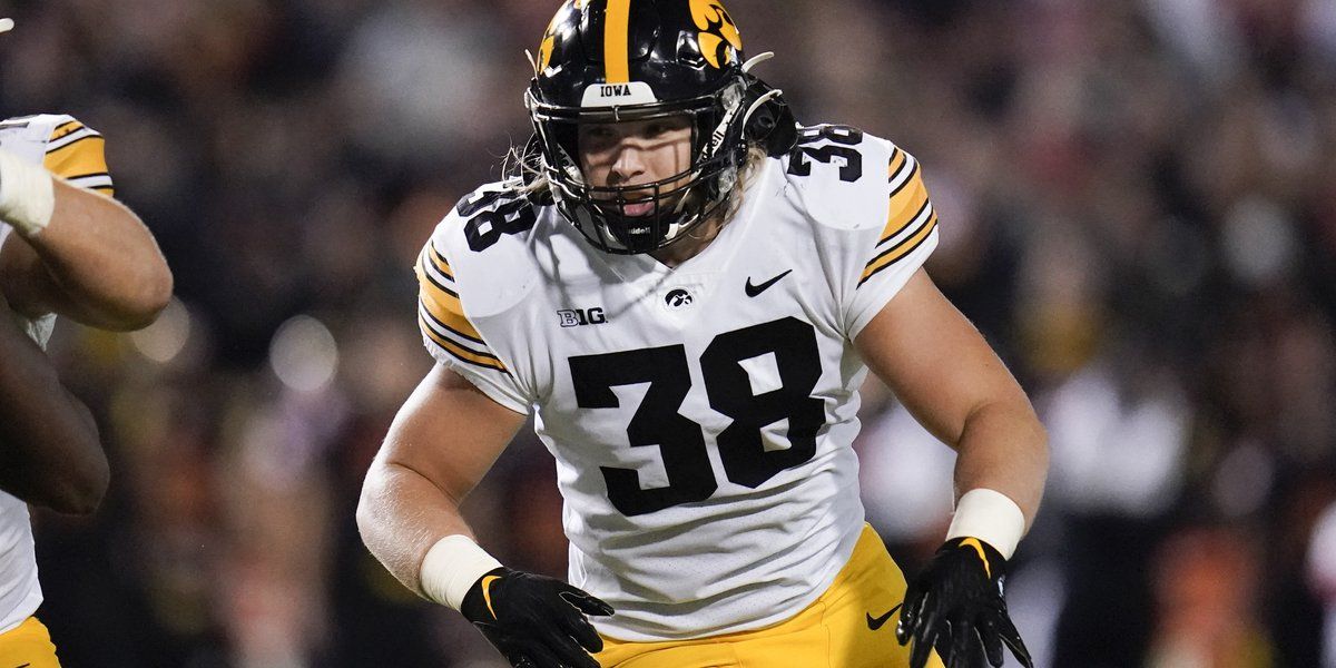 Former Hawkeye Monte Pottebaum retires from NFL