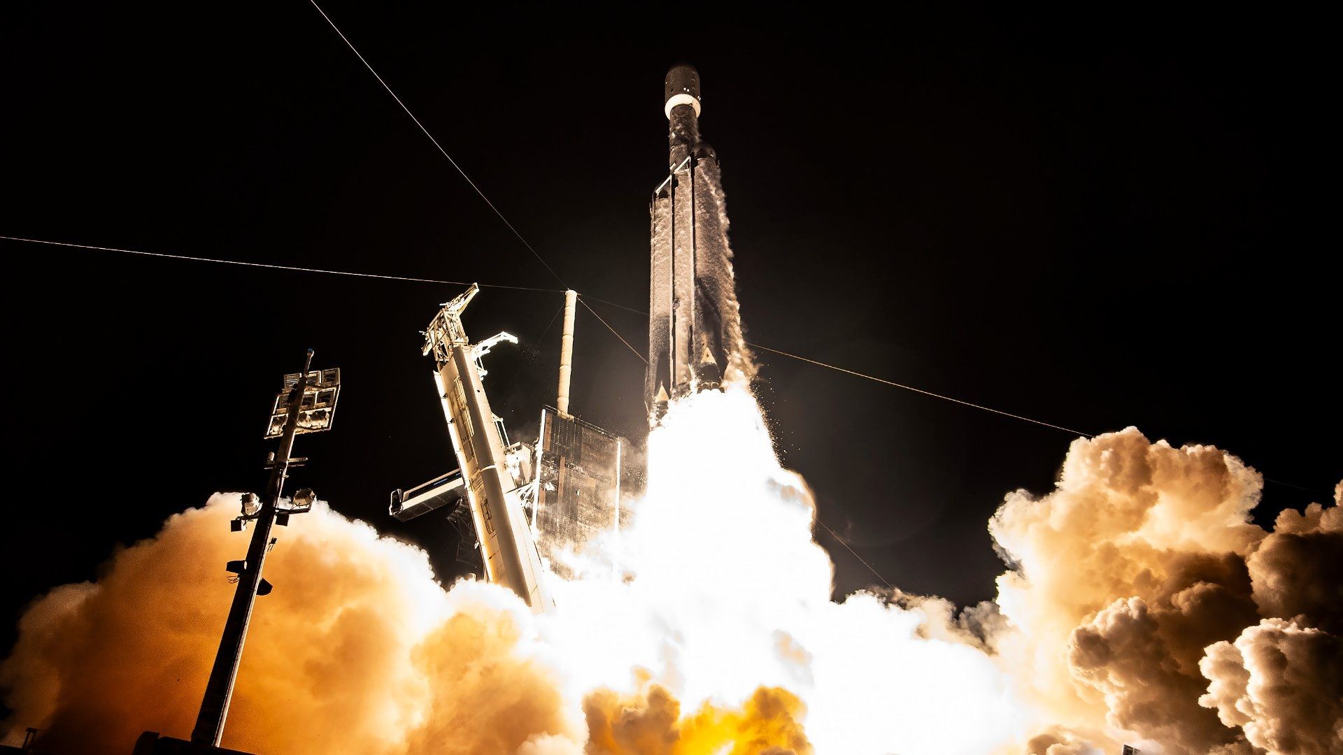 Vol du Falcon Heavy : SpaceX partage ses meilleures photos de la fusée