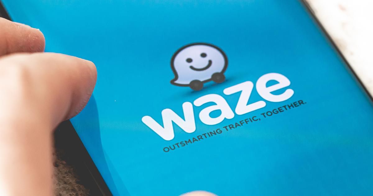 Deux jeunes hommes se marient après s’être rencontrés... sur Waze