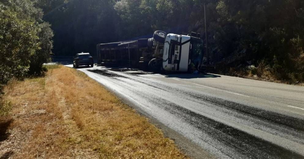 Corse-du-Sud : un camion se renverse entre Casalabriva et Petreto, la circulation interrompue sur la route territoriale 40