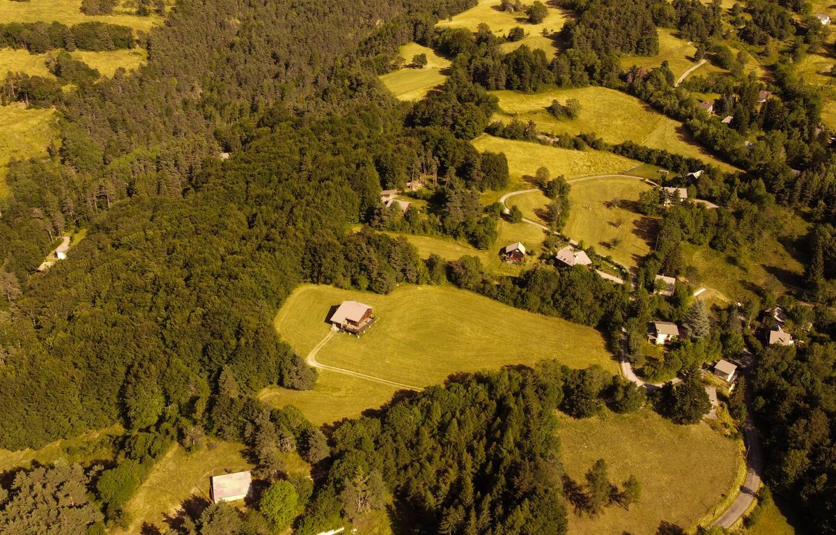 Disparition du petit Émile : Chiens et drone de nouveau déployés au Haut-Vernet